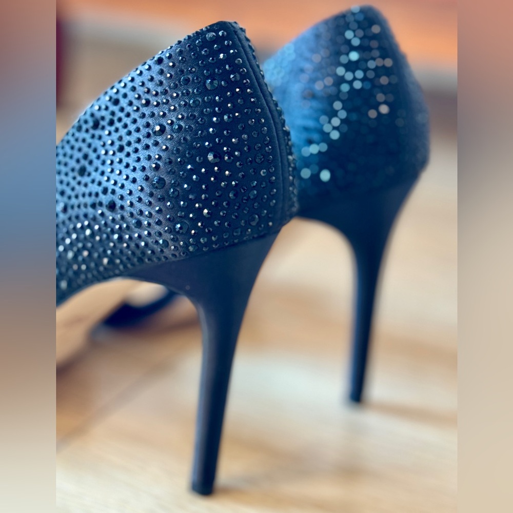 Badgley Mischka Jewel - Justise Black Embellished Pump - Size 9 - Picture 7 of 9